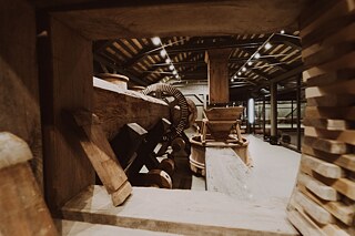 Fragmente von Mühlendetails, Ausstellung. 