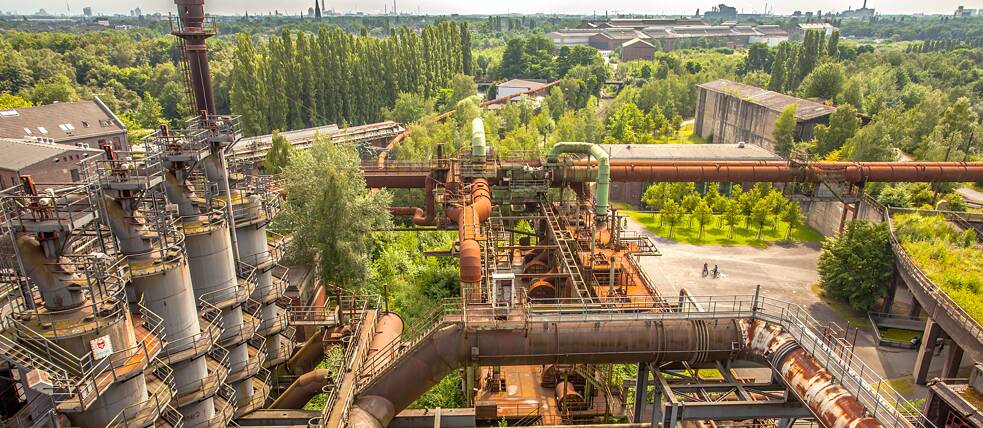 Am beeindruckendsten ist der Blick nach unten: das ehemalige Hüttenwerk und der heutige Landschaftspark aus der Höhe betrachtet.