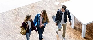 Bild „Arbeit und Ausbildung“