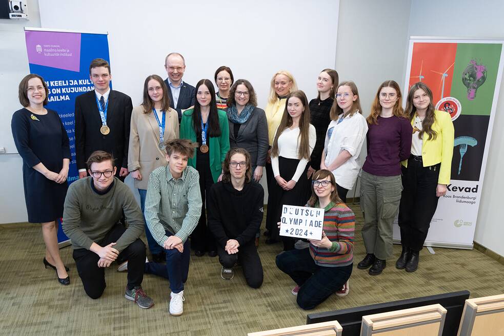 ESTLAND: Hier fand der Nationale Vorentscheid am  5. April 2024 in Tartu statt. Die Gewinner*innen und eine Begleitlehrkraft werden im Juli zum Finale nach Göttingen entsandt. 