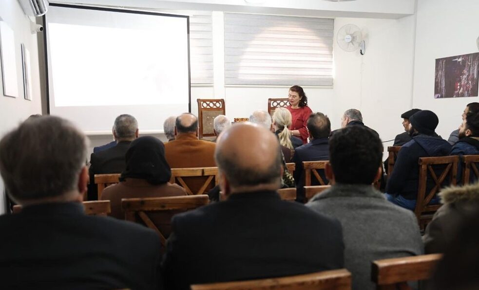 Claudia Ott liest aus ihrem Buch