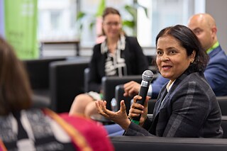 Diskussion mit Prof. Dr. Vibah Surana zu aktuellen Trends und Entwicklungen in der akademischen Lehrkräftequalifizierung