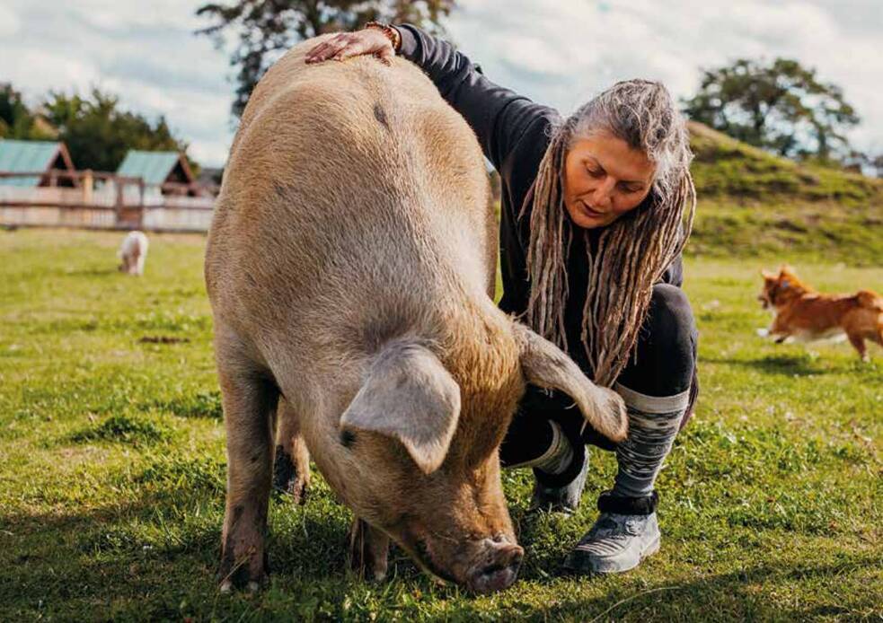 Marie Šebestová mit Milánek auf der Farm der Hoffnung.