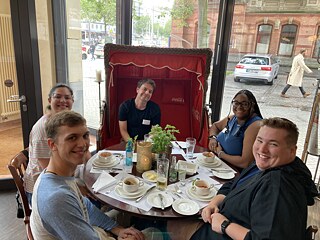 Sommerakademie 2023 - Essen im Strandkorb