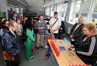 Sommerakademie 2023 - Kerzenherstellung in der Werkstatt Bremen