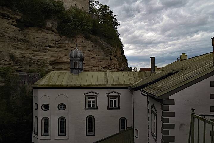 Burgschloss im Regen