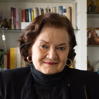 Kurzbio Élisabeth Roudinesco (qu)