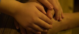 CARE | Jasna Layes Vinovrški - Hände | Ein Bild aus dem Forschungsteil der Aufführung “Care”