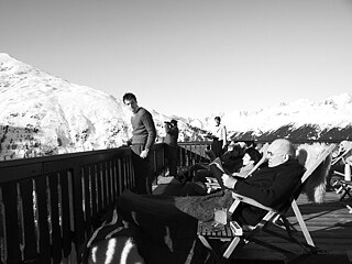 The Universal Theory © © Roland Stuprich The Universal Theory