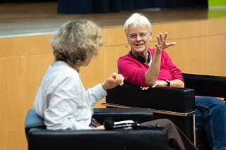 Clara Navarro und Ulrike Herrmann