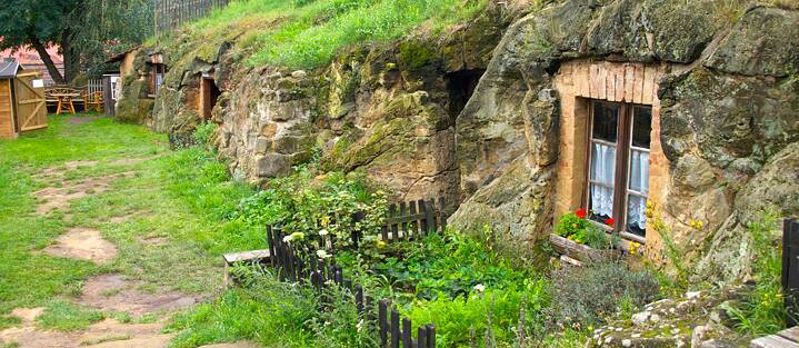 The Langenstein cave houses were carved out of the soft sandstone by rural workers between 1855 and 1858. Ten terraced houses survive to this day at Schäferberg hill.