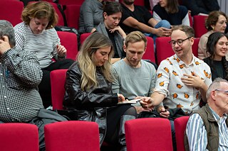 03 _ Fatma Aydemir - Ein Blick ins Publikum vor Beginn der Veranstaltung