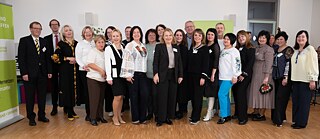 Gemainsames Foto von ukrainischen Schulleiter und Deutschlehrer