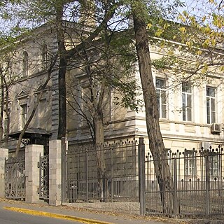 Das Haus des General-Gouverneurs Unterberger von der Svetlanskaia Strasse