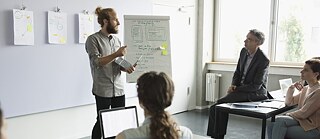 Équipe en discussion