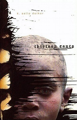 das Gesicht eines Kindes mit schwarzer Hautfarbe, welches direkt in die Kamera schaut und dessen Gesicht halb von kräftigen schwarten Pinselstrichen übermalt ist.