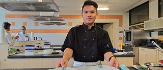 Desli Korowotjeng: Hotelfachmann © © Desli Korowotjeng Desli Korowotjeng: Hotelfachmann