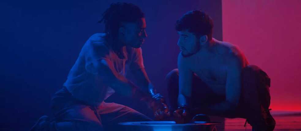 A film still from the movie "Ata Noturno"