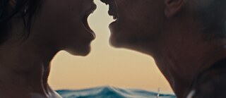 Daphne Patakia e Nikolakis Zeginoglou em “I Agries Meres Mas”. Direção: Vasilis Kekatos 