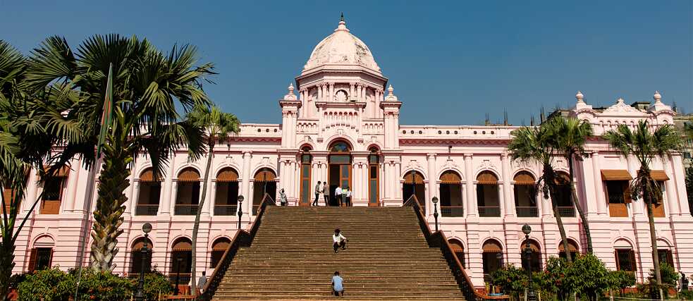 Ahsan Manzil, Palastresidenz und Sitz der Nawabs von Dhaka