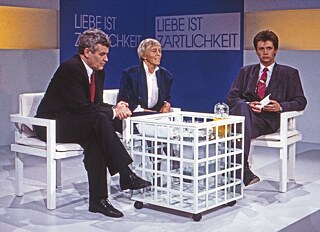 Unternehmerin Beate Uhse zu Gast bei Günther Jauch in der ZDF AIDS Gala „Liebe ist Zärtlichkeit”, Deutschland 1988.
