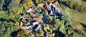 Ein Rundlingsdorf von oben: der Ort Meuchefitz im Wendland.