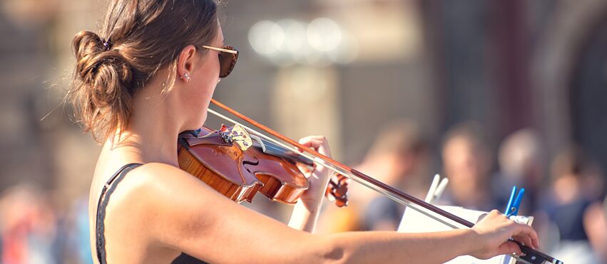 woman playing violin