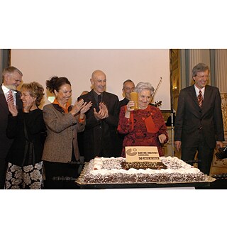Feierlichkeiten anlässlich des 50. Geburtstags des Goethe-Instituts Barcelona. Im Foto: Frau Hess, der ehemalige Direktor des Goethe-Instituts Barcelona Ulrich Braess, Cesc Gelabert und weitere.