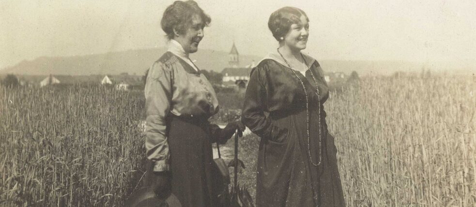 Julia Mann-da Silva Bruhns links im Bild