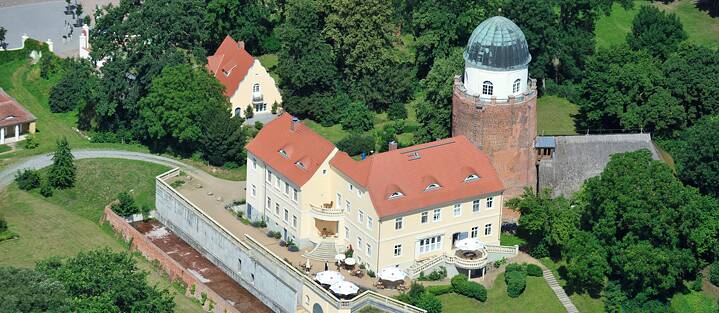 You can also interrupt your cycling tour to visit Lenzen Castle, now home to the European Centre for Floodplain Ecology, Environmental Education and Visitor Information of the BUND (German Federation for the Environment and Nature Conservation) in Brandenburg. 