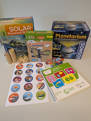 Bild vom Kinderuni Kit mit unterschiedlichen Goodies 