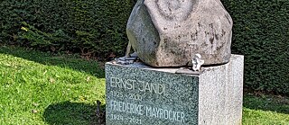 Grab von Ernst Jandl und Friederike Mayröcker auf dem Wiener Zentralfriedhof