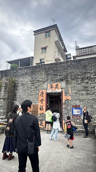 Artist-led tour by Tang Kwok Hin