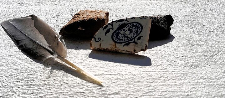 Reinhard Stöckel: Feder, Schneckenhaus und Scherbe