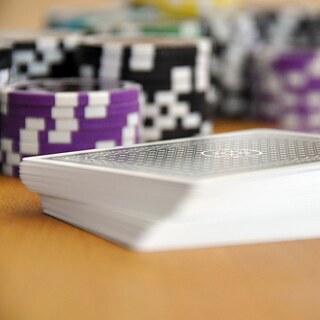 Ein Satz Karten und Jetons