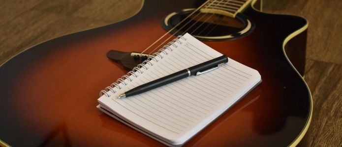 Von Pop zu Prosa: Die literarische Seite bekannter Musiker*innen