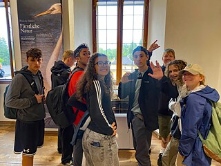 Jugendliche im Museum Hellbrunn