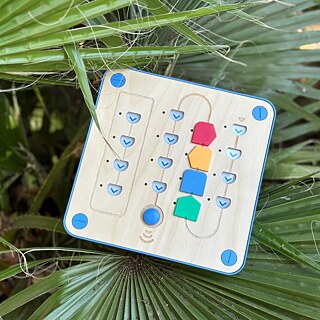 Roboteca_Cubetto im Garten des Goethe-Instituts