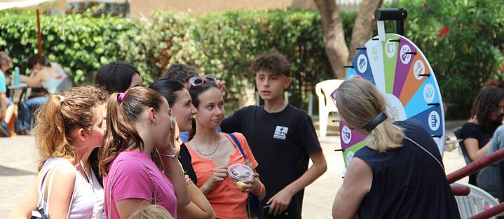 Am Glücksrad waren kleine Preise zu gewinnen 