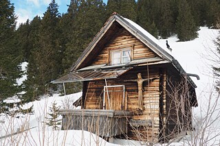Chaty mohou a nemusejí být zazimované, zaleží na možnostech vytápění v zimě.