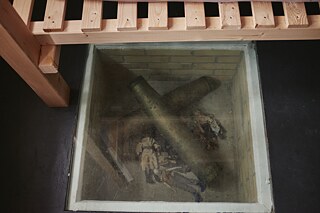 Erinnerung an die einstige Nutzung der Baracke und an die Frauen, die hier inhaftiert waren