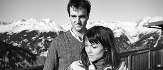 Jan Bülow, Olivia Ross (left to right) in "Die Theorie von Allem" (2023)