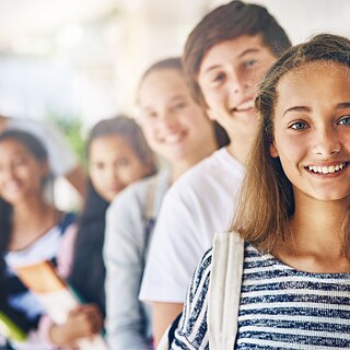 un groupe d'adolescents
