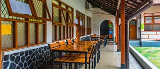 Goethe-Institut Bandung, Hoff