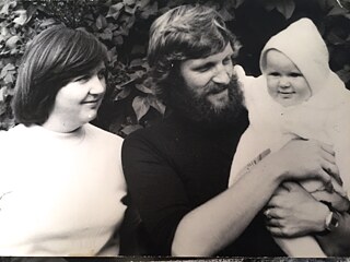 Бабушка и дедушка автора с его мамой в конце 1970-х годов.