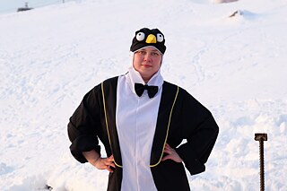 Тетяна Баглай під час купання на Мідвінтер у 2024 році