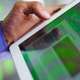 Kommunikation: Die Entwicklungen im Bereich Medien, lnformations- und Kommunikationstechnologie machen multilinguale Kommunikation erforderlich. Eine Reihe wichtiger Webseiten ist auf Deutsch. Deutschland steht mit der jährlichen Neuproduktion von Büchern weltweit unter 87 Ländern an 6. Stelle, nach Indien, UK, USA, China und Russland. Ihre Deutschkenntnisse ermöglichen Ihnen daher erweiterten Zugang zu Informationen.