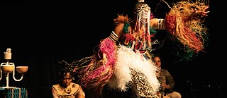 Plural voices, free bodies | Ritual of Resistance: In a ritual movement performance, we connect spiritually with our ancestors. Guided by their memories, we reclaim their wisdom of knowledge, resistance and liberation.