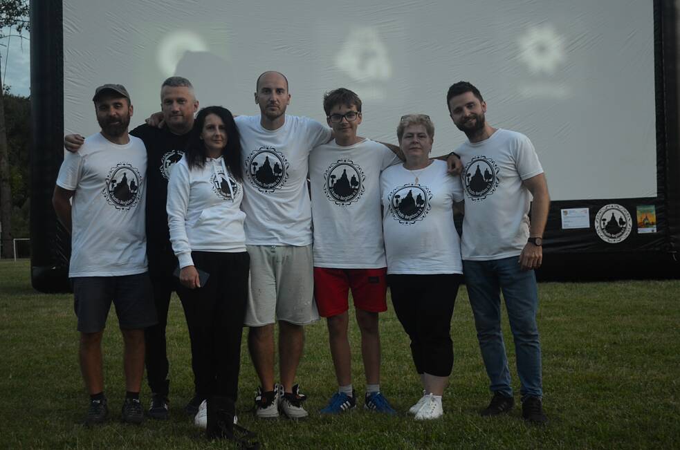 Autori filmu „Na prahu domoviny“, o.z. Zrkadlo Regiónu. Pavol Daňo úplne vpravo