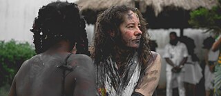 Plural voices, free bodies | No return: Forgiveness in the colonial relationship. To say sorry, a true, sincere, deep, restorative apology that responds to a real, profound offense or domination. 